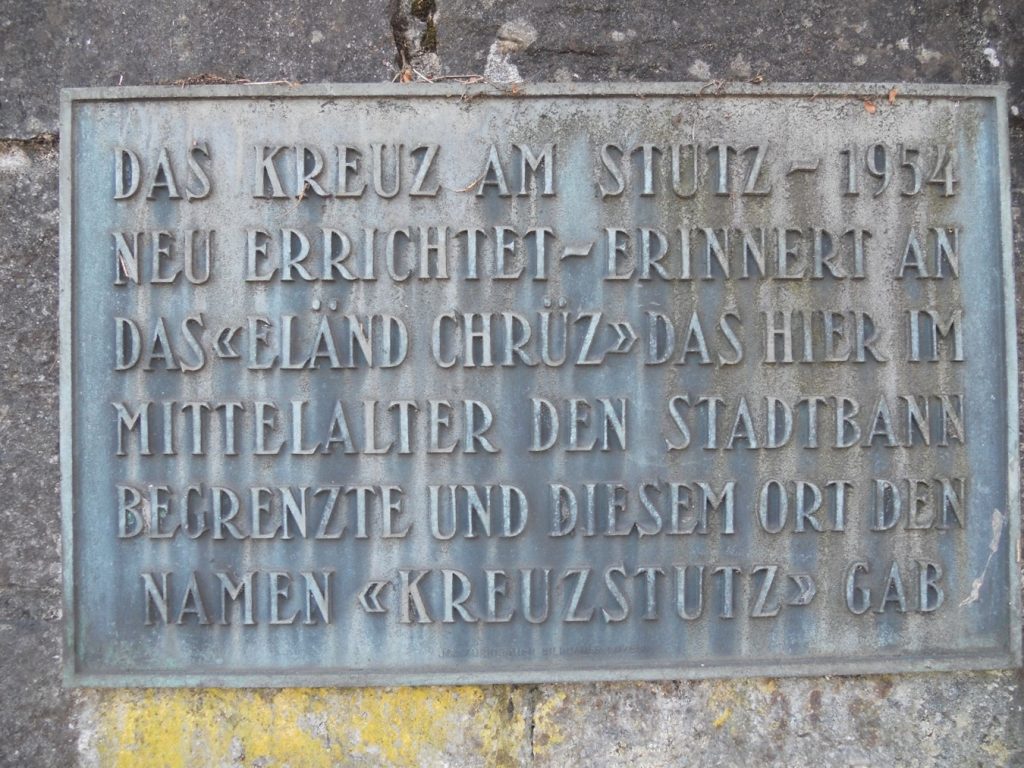 Bild 2: Erinnerungstafel zum Kreuz am Kreuzstutz (Foto: Urs Häner).